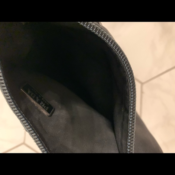 Prada Tessuto Mini Re-Edition 2000 Nylon Bag w/ authentic ID card verification - Picture 11 of 16